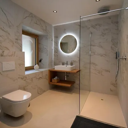 Apartment Design Nellere Padola